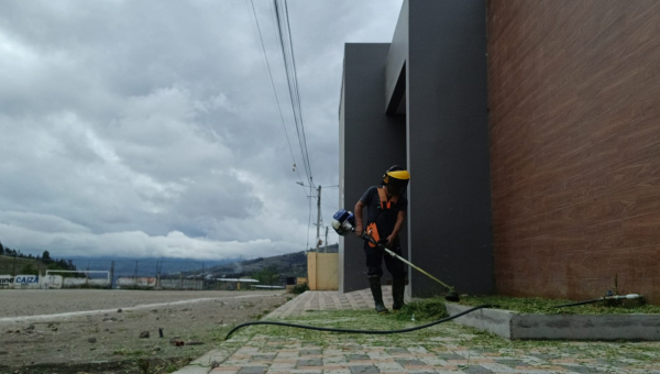 EL GADP PICAIHUA REALIZA MANTENIMIENTO EN ÁREAS VERDES DE LOS CASERÍOS DE LA PARROQUIA
